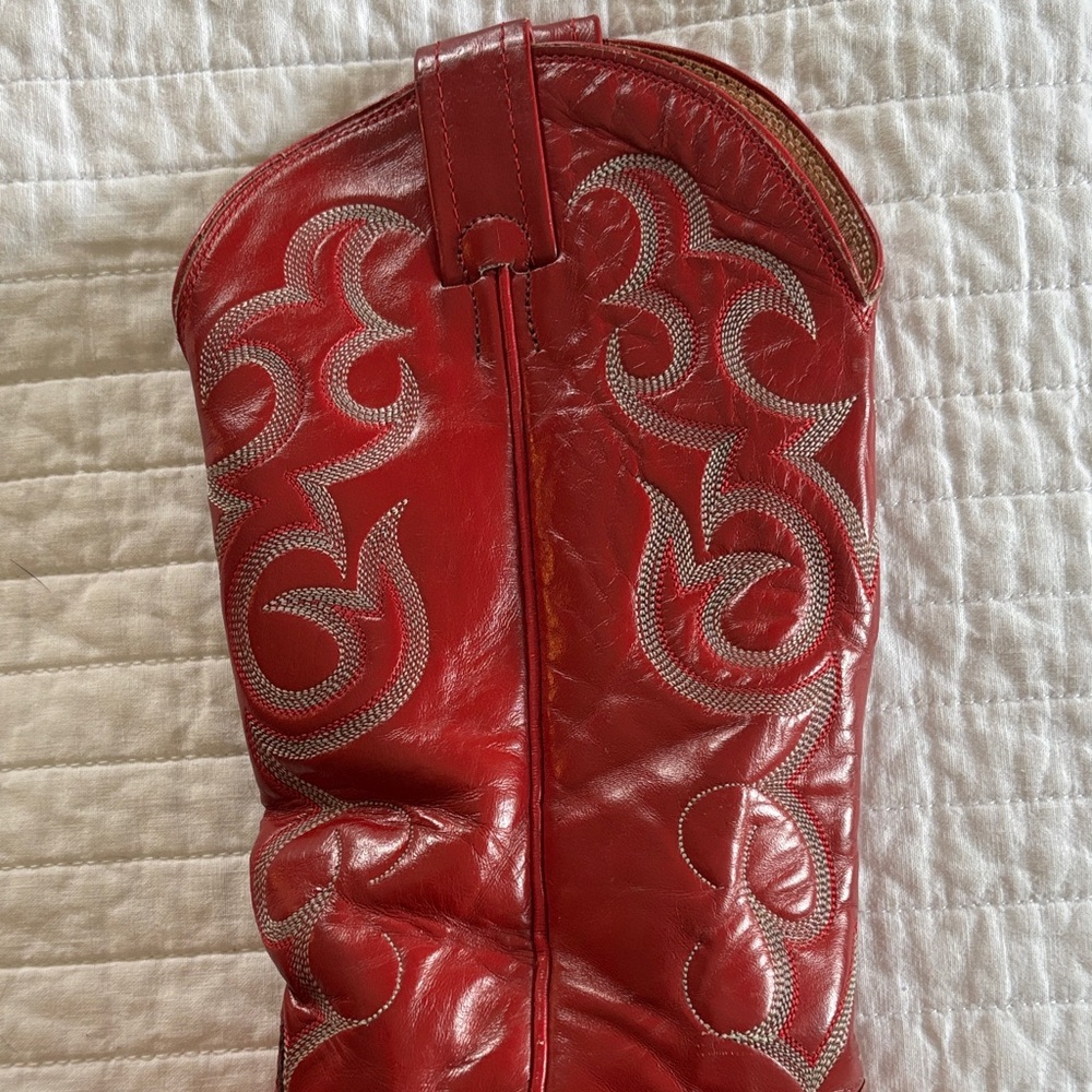 Red Women's Embroidered Western Cowgirl Boots - Picture 12 of 13